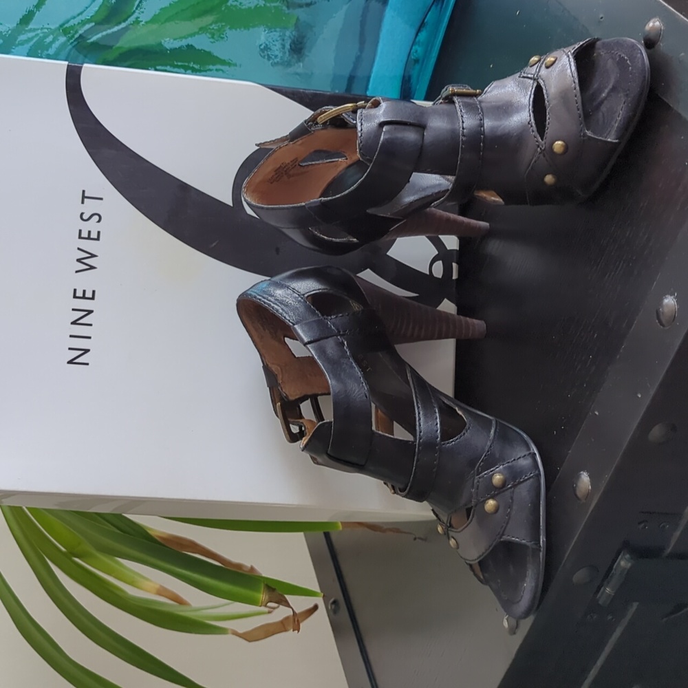 Nine West Ketu black leather high heels size 5